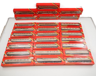 Lot 191 - HORNBY OO gauge passenger coaches all in LNER...