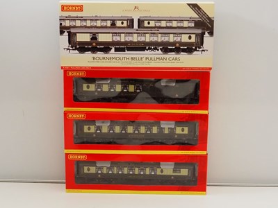 Lot 224 - HORNBY OO gauge R4381 'Bournemouth Belle'...