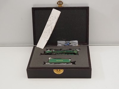 Lot 238 - A BACHMANN OO gauge 31-400 limited edition...