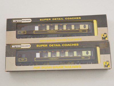 Lot 256 - WRENN a pair of OO gauge Pullman coaches...