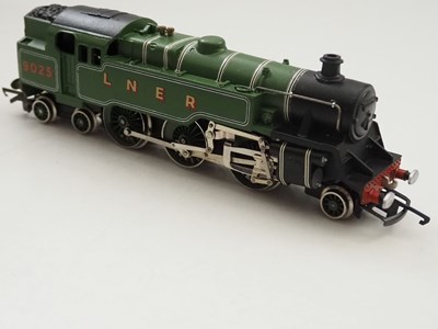 Lot 263 - WRENN OO gauge W2271 Class 4MT 2-6-4 Standard...