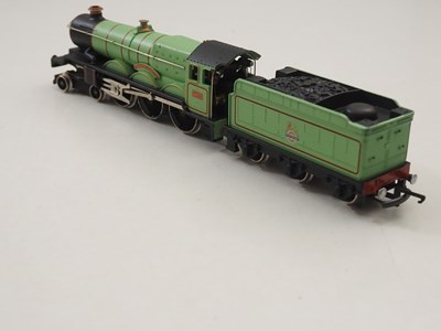 Lot 266 - WRENN OO gauge W2221B Castle Class steam...