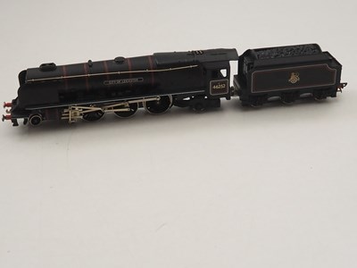 Lot 267 - WRENN OO gauge W2286 Duchess Class steam...