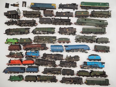 Lot 274 - OO Gauge 2 and 3 rail locomotives by HORNBY...