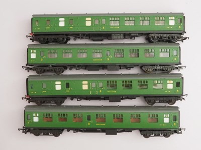 Lot 280 - A group of OO gauge diesel multiple units and...