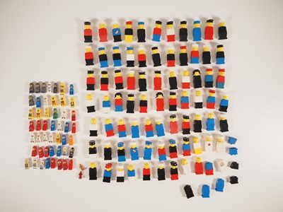 Lot 301 - LEGO: Vintage - A group of vintage Lego...