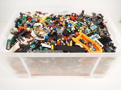 Lot 302 - LEGO: Unboxed 'brick n mix' assorted sizes and...