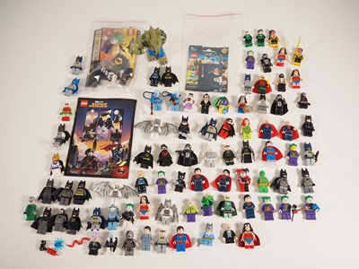 Lot 303 - LEGO: DC Super Heroes - A group of DC Super...