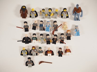 Lot 309 - LEGO: HARRY POTTER - A group of mini figures...