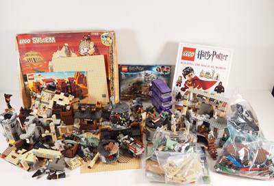 Lot 321 - LEGO: SYSTEM / HARRY POTTER / MONSTERS HOUSE -...