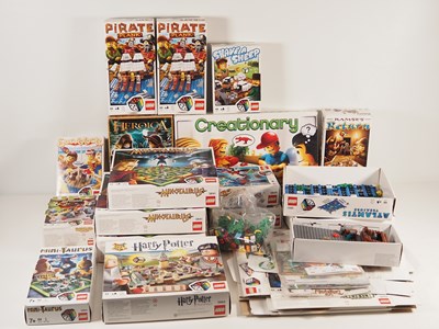 Lot 323 - LEGO: GAMING - A large group of LEGO BOARD...