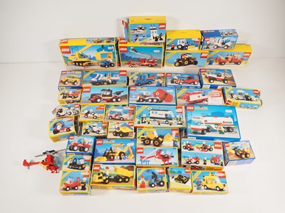 Lot 325 - LEGO: SYSTEM / LEGOLAND - A large group of...