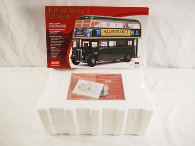 Lot 436 - SUNSTAR 1:24 scale diecast London Transport RT...