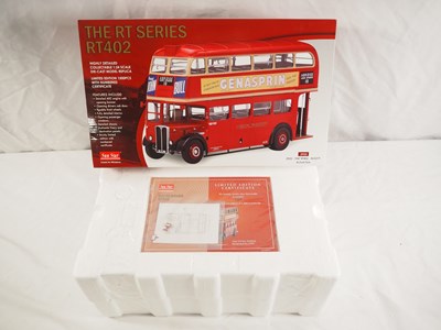 Lot 438 - SUNSTAR 1:24 scale diecast London Transport RT...
