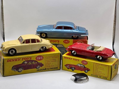 Lot 559 - DINKY - A shadow of diecast Jaguars comprising...