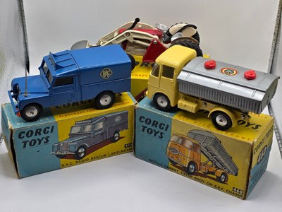 Lot 599 - CORGI - A group of diecast vehicles comprising...