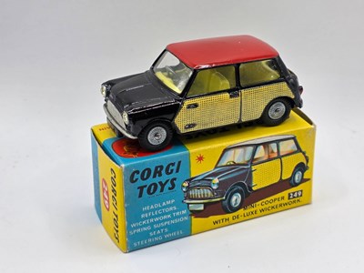 Lot 622 - CORGI 249 diecast Mini Cooper with De-luxe...