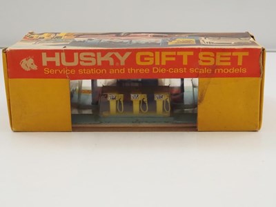 Lot 650 - HUSKY - Very scarce 3006 Service Station Gift...