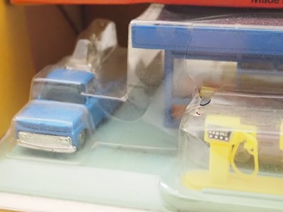 Lot 650 - HUSKY - Very scarce 3006 Service Station Gift...