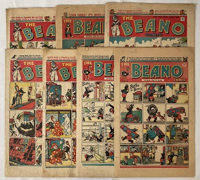 Lot 128 - A group of vintage THE BEANO COMICS comprising...