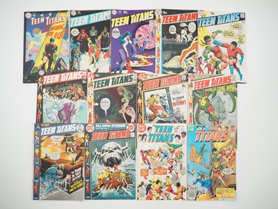 Lot 387 - TEEN TITANS #14, 25-32, 36, 42, 50-51 (13 in...