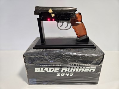 Lot 542 - BLADE RUNNER 2049 limited collectors edition...