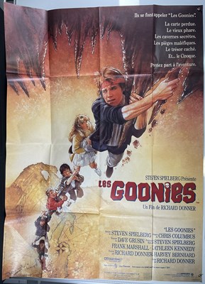 Lot 16 - THE GOONIES (1985) French Grande film poster...