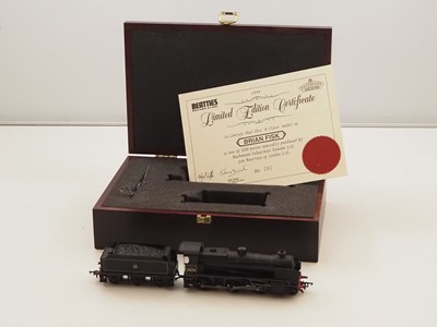 Lot 162 - BACHMANN limited edition OO gauge 32-150Z N...