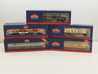 Lot 202 - BACHMANN OO gauge group of coaches comprising...