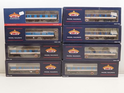 Lot 204 - BACHMANN OO gauge MK1 and MK2 passenger...