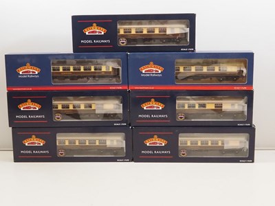 Lot 208 - BACHMANN OO gauge MK1 Pullman coaches all...