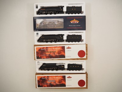 Lot 246 - BACHMANN OO gauge - group of three Rails of...