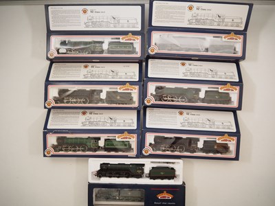 Lot 251 - BACHMANN OO gauge - A large group of class V2...