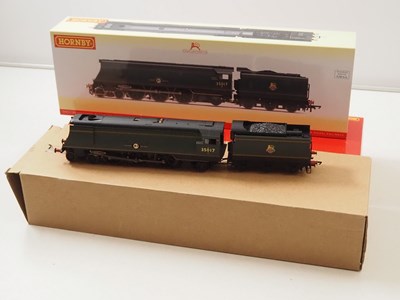 Lot 283 - HORNBY OO gauge R3861 Merchant Navy Class...