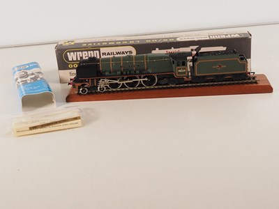 Lot 353 - WRENN OO gauge W2405 Duchess class steam...