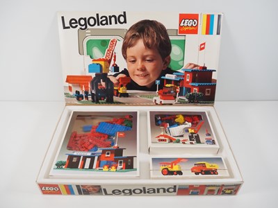 Lot 369 - LEGO System: Boxed Vintage Legoland Set 355-...