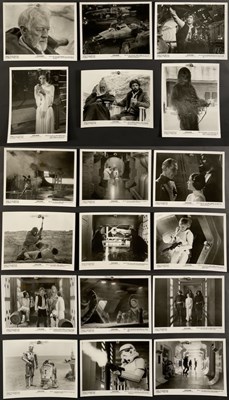 Lot 335 - STAR WARS (1977) A group of 18 black and white...
