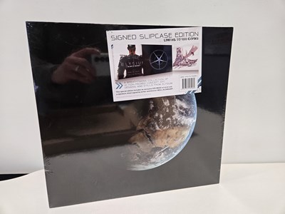 Lot 519 - ELYSIUM - THE ART OF THE FILM (Titan Books),...