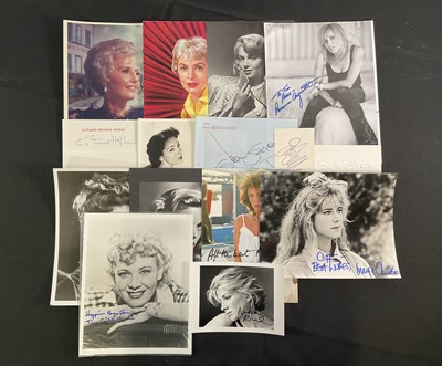 Lot 505 - A group of 15 vintage actress autographs on...
