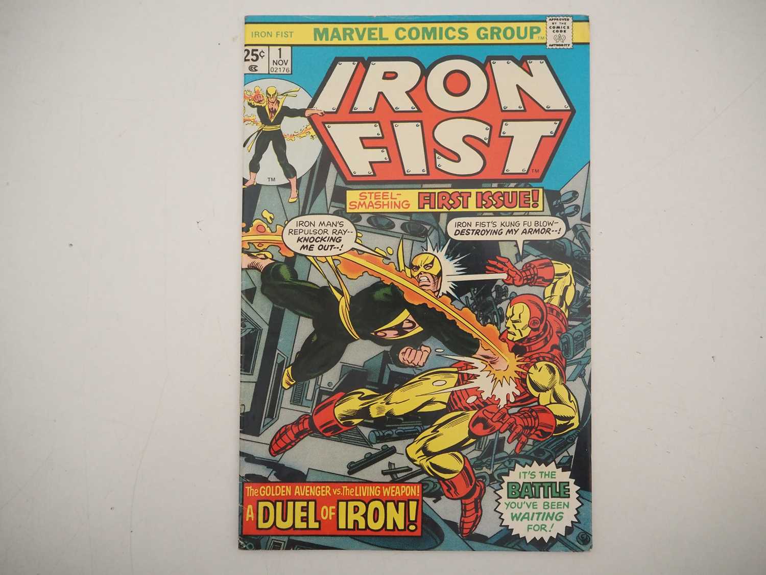 Lot 10 - IRON FIST #1 (1975 - MARVEL) - First solo...
