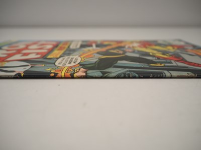 Lot 10 - IRON FIST #1 (1975 - MARVEL) - First solo...