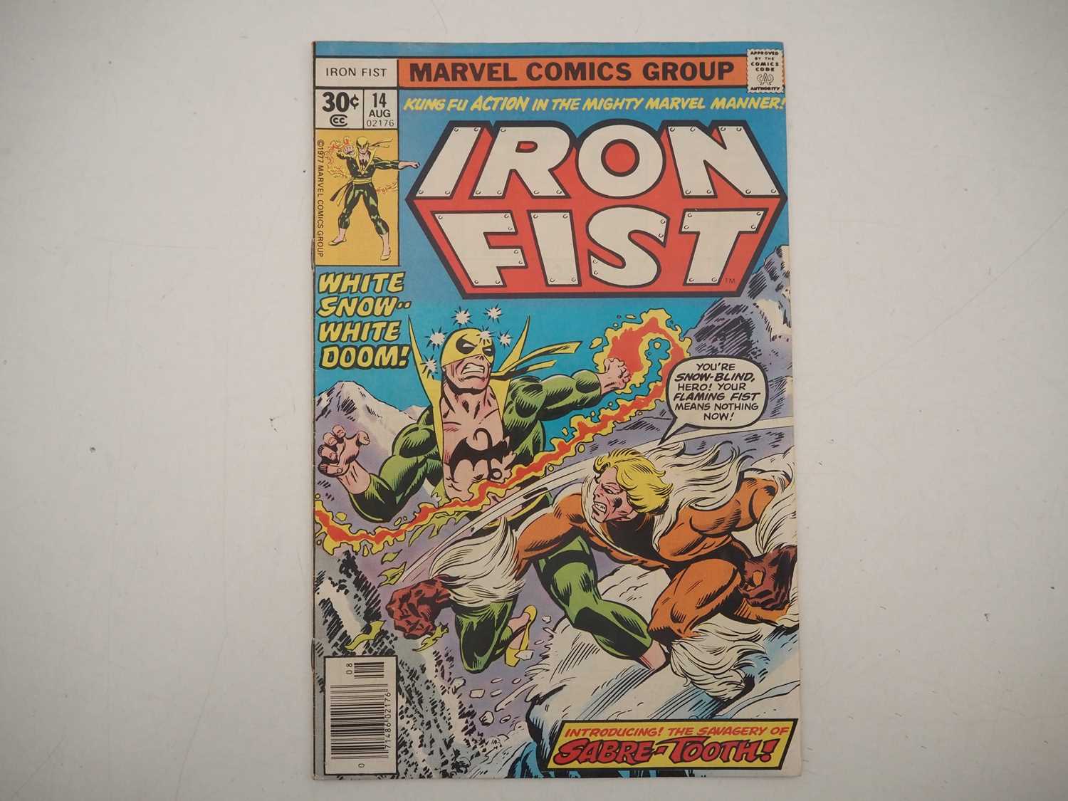 Lot 12 - IRON FIST #14 (1977 - MARVEL) - First...