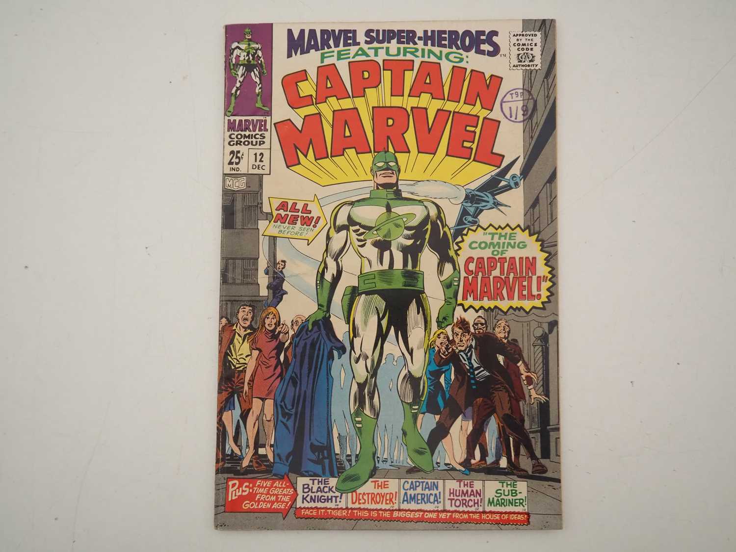 Lot 40 - MARVEL SUPER-HEROES #12 (1967 - MARVEL) -...