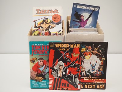Lot 195 - MIXED GRAPHIC NOVEL/TRADE PAPERBACK LOT (84 in...