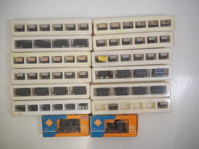 Lot 33 - ROCO HOe diesel and steam locos, together with...