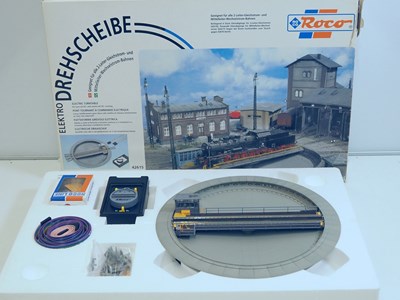 Lot 80 - ROCO HO gauge 42615 electrically operated...