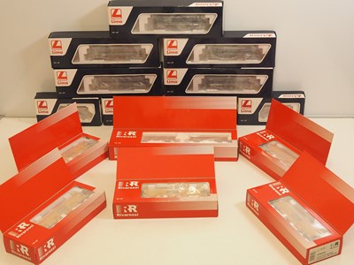 Lot 92 - European Outline HO gauge goods wagons by...