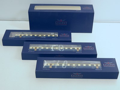 Lot 133 - LILIPUT HO gauge Swiss Outline L230120 3 coach...
