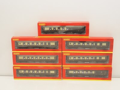 Lot 313 - HORNBY OO gauge group of Pullman cars - VG/E...