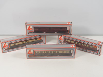 Lot 349 - LIMA OO gauge GWR diesel railcars in GWR and...